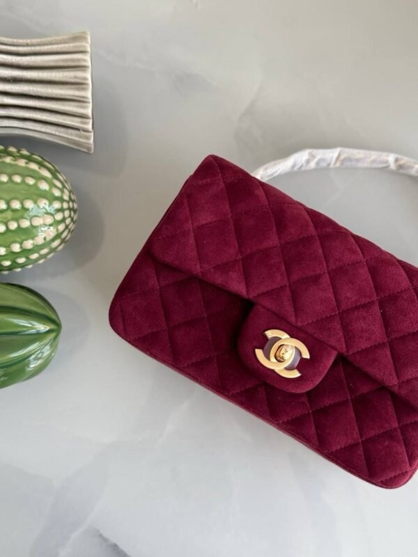Chanel Classic Flap Bag - Image 4