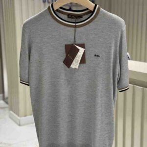 Men Solid Green Round Neck Classic Fit Tshirt