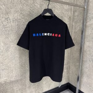 International T-shirt Medium Fit in Faded Black