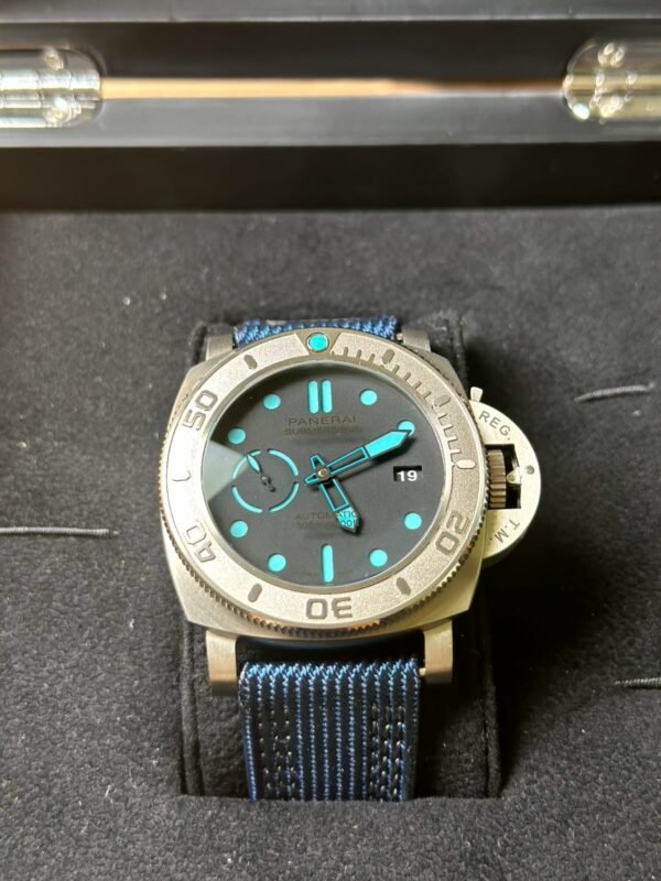 Panerai Mens Submersible 42mm PAM00973 - Image 2