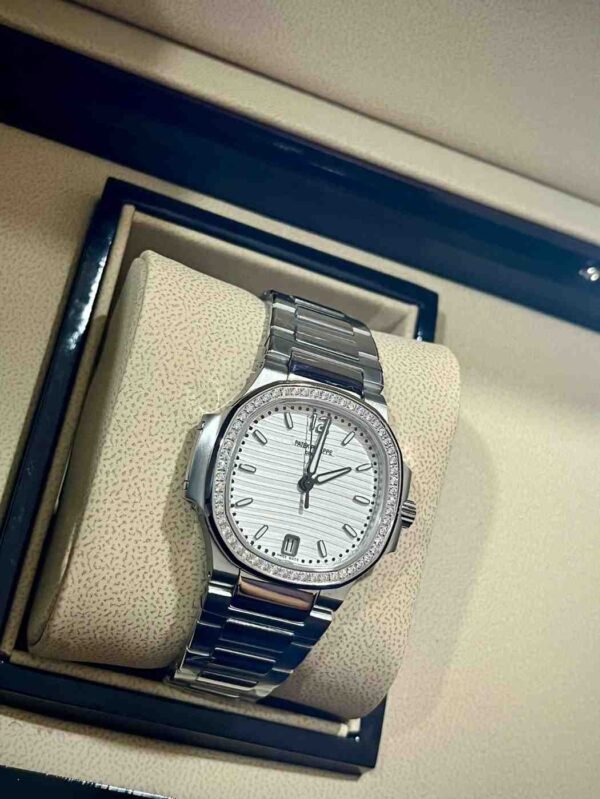 Patek Philippe Nautilus White Dial - Image 3