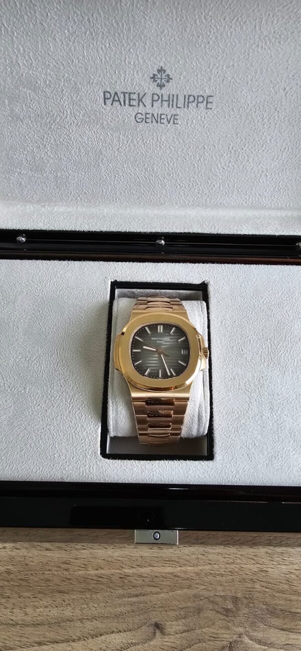 Patek Philippe Nautilus 5711R-001 40mm Mens Watch - Image 2
