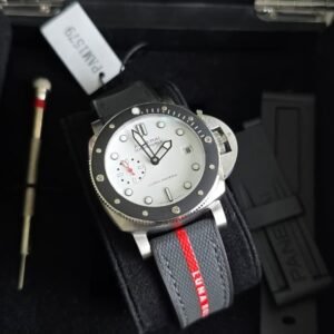Panerai Luminor Submersible