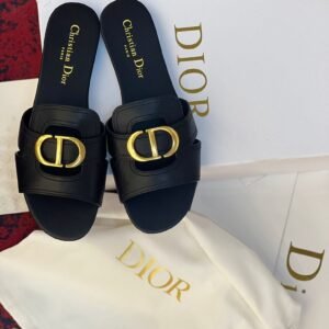 Christian Dior 30 Montaigne slides
